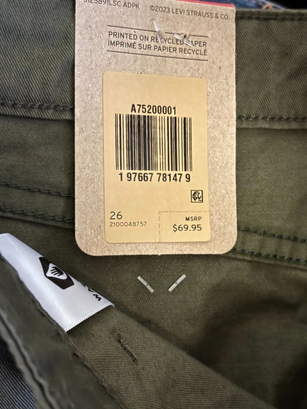 Levi's Cargo Mini Skirt - Brand New - 2 sizes available (24, 27) - Picture 9 of 13